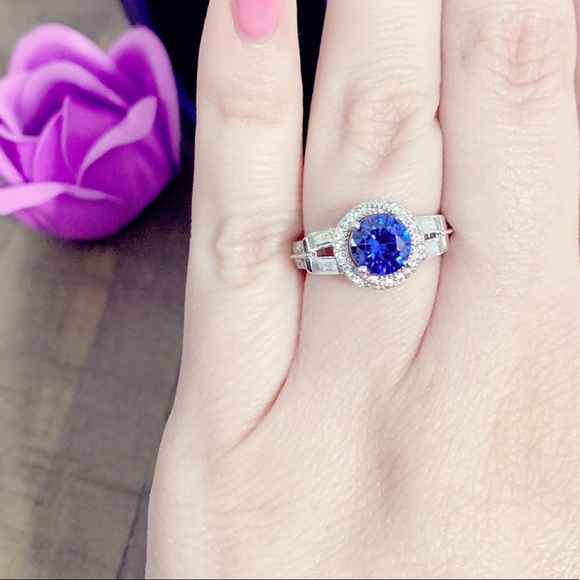 Sparkling Tanzanite Vintage Ring - Picture 11 of 13